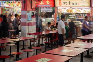 Liu Bolin Will Premiere A 100-Person Disappearing Act for Singapore Art Week