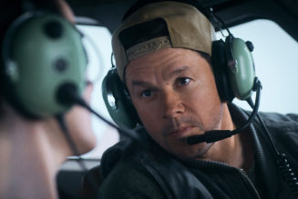 Mel Gibson’s Flight Risk Is So Bad, It’s Funny: Review