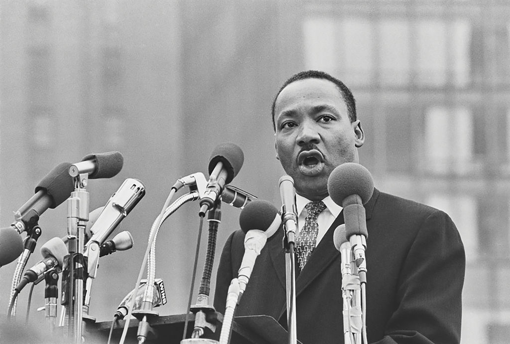 Martin Luther King Protest Speech Outhside The UN And Draft Card Burners