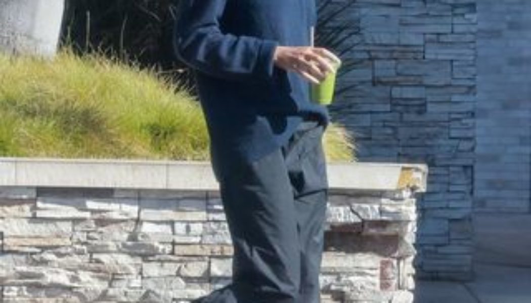 Sorry, White Trainers—This is the New-Season Colour Fashion People Are Wearing Instead