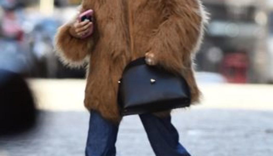 Suki Waterhouse Just Wore So Many Key 2025 Trends With Her Favourite Anti-Skinny Jeans