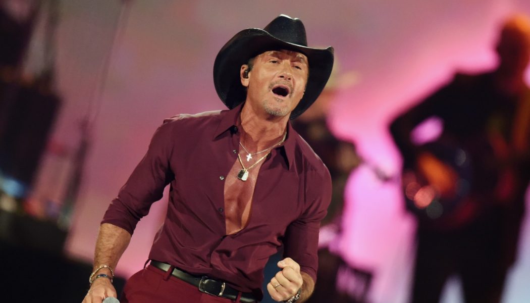 Tim McGraw to play first-ever concert at the Field of Dreams movie site