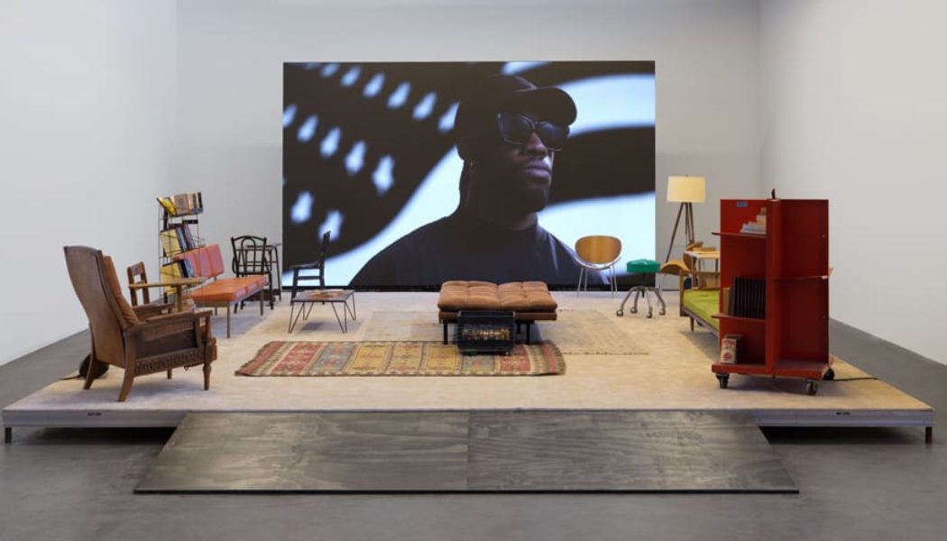 American Artist Brings Science Fiction Into Reality in 'Shaper of God'