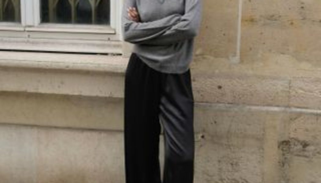 Elegant Dressers Know This Classic Trouser Trend Makes Any Outfit Look Chic