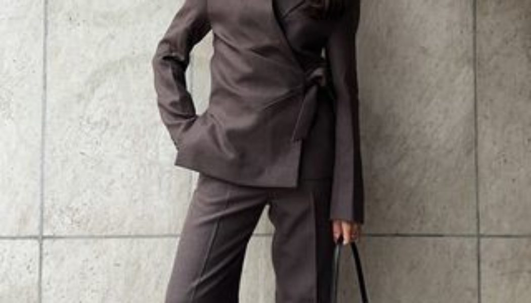 Espresso Martini: The Rich-Looking Color Combo That's Already Everywhere