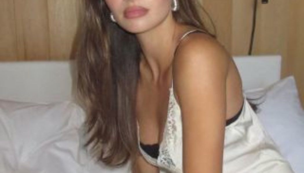 Finally—A Makeup Artist Just Let Me In on the Beauty Hack French Women Actually Swear By