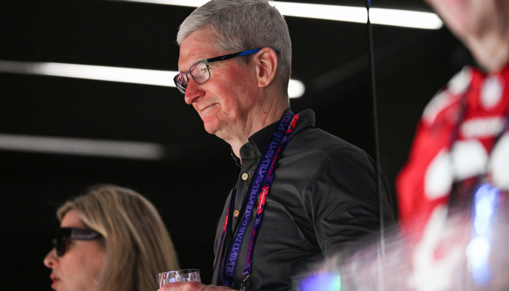 Here’s Tim Cook hanging out in New Orleans for the Super Bowl