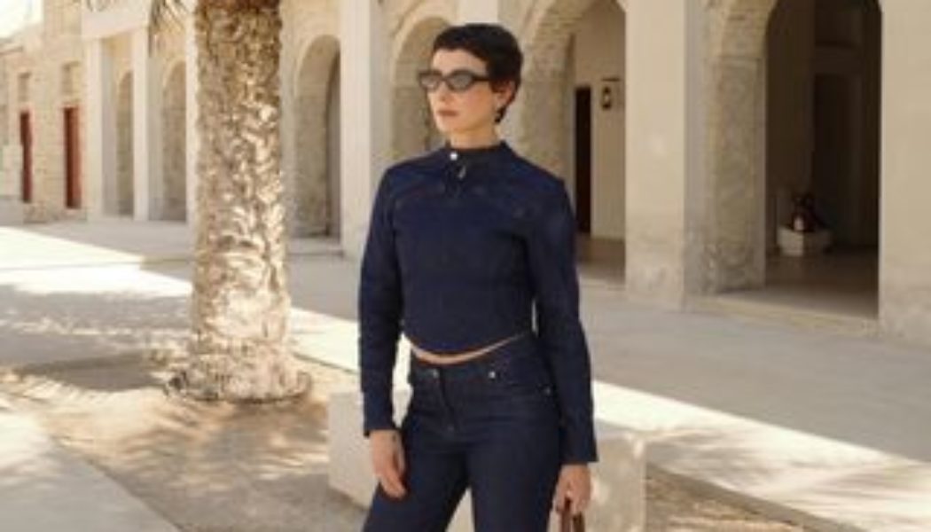 Hold Up, the Noughties Are Calling—5 Y2K Denim Trends That Are Officially Making a Comeback in 2025