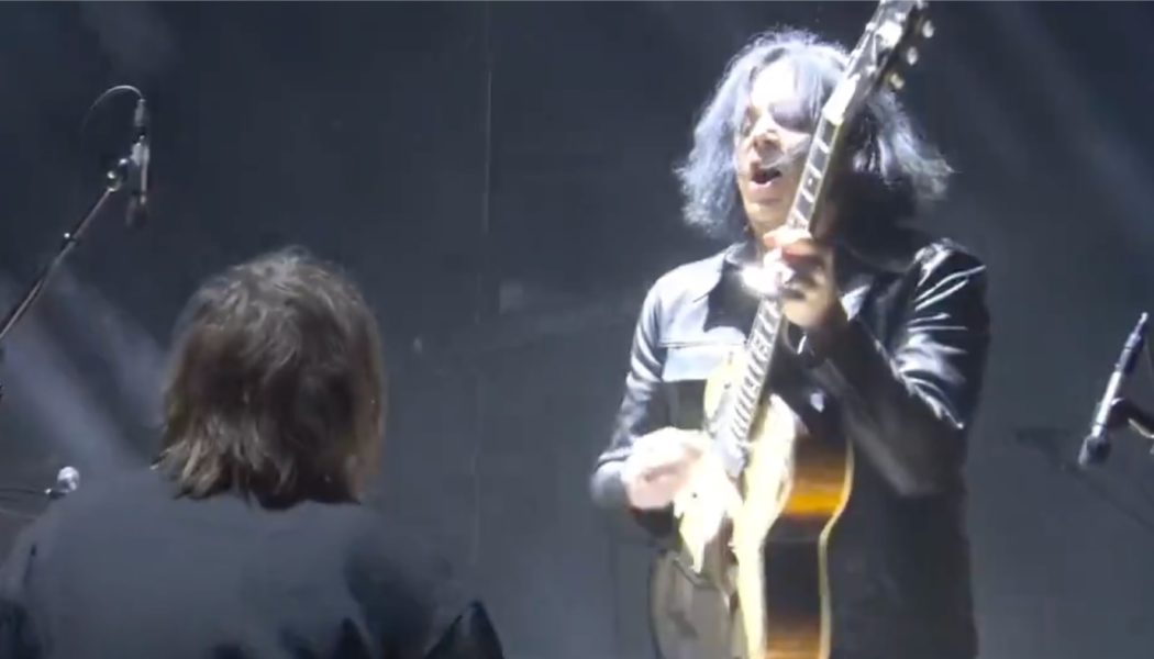 Jack White performs "Seven Nation Army" at SNL 50th anniversary concert