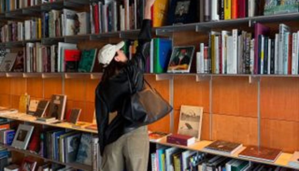 Kendall Jenner Just Wore Jeans in an Unexpected Colour Fashion People Fully Endorse Right Now