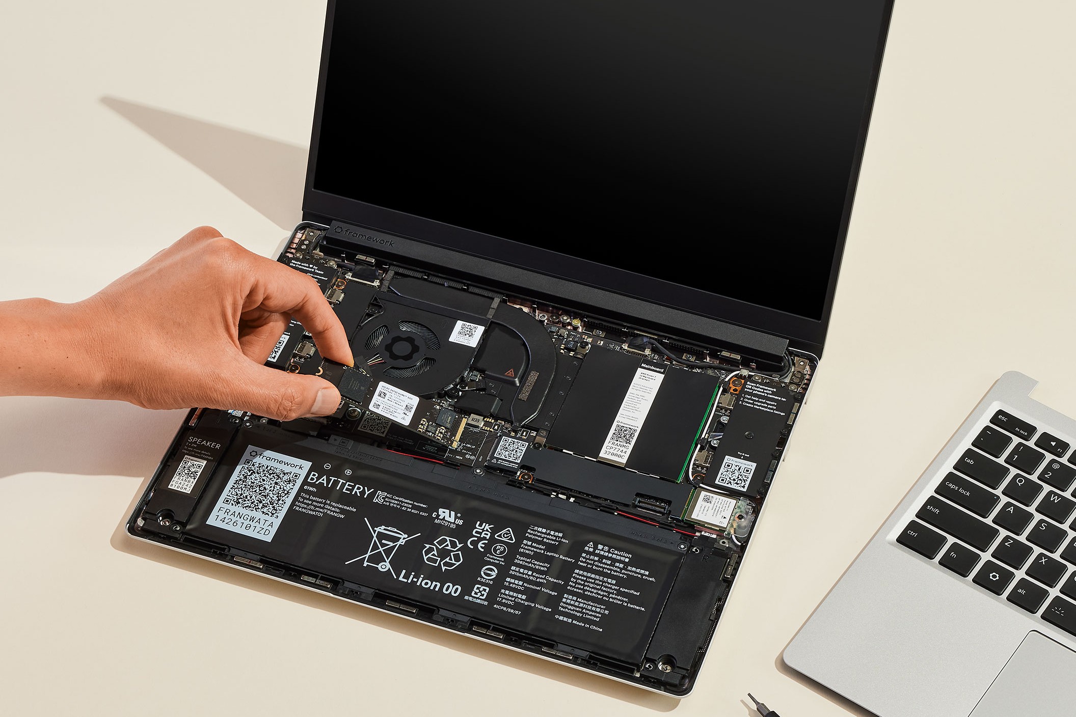 framework-13-laptop-amd-2025