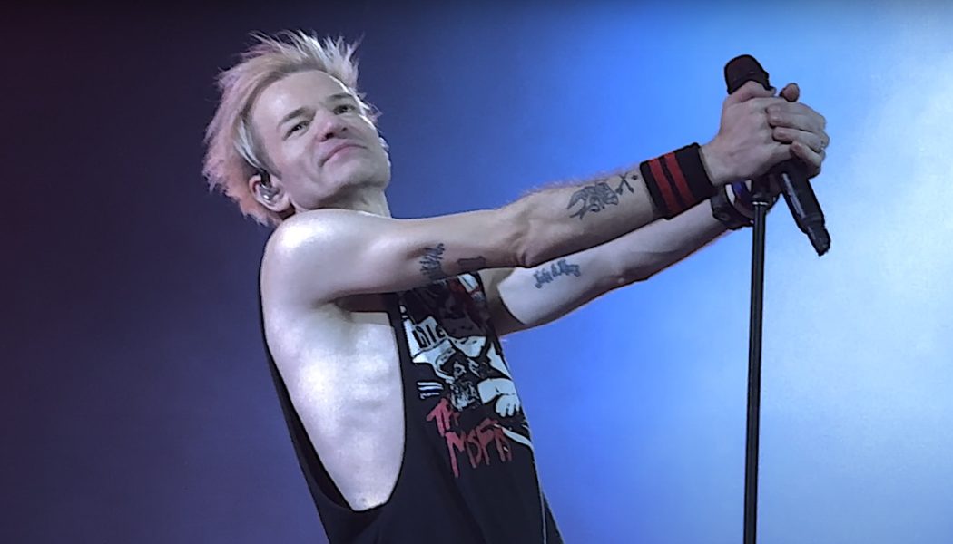 Sum 41 play emotional final concert in Toronto