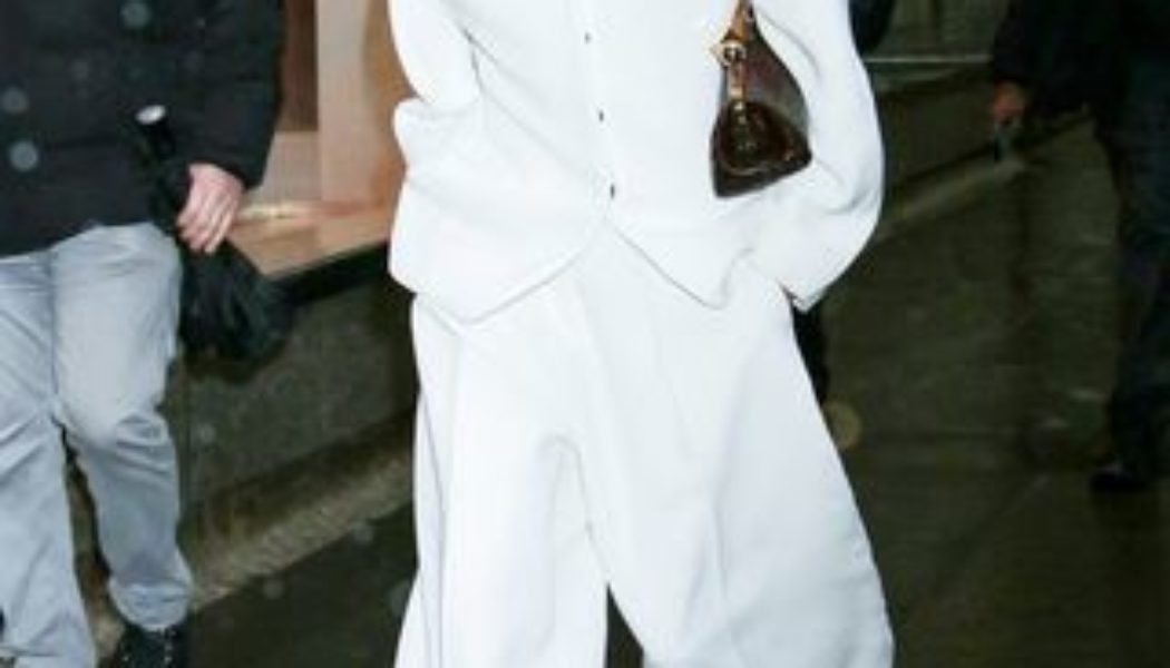 This Bag Trend May Be Annoying, But Nothing Makes an Outfit Look More Expensive