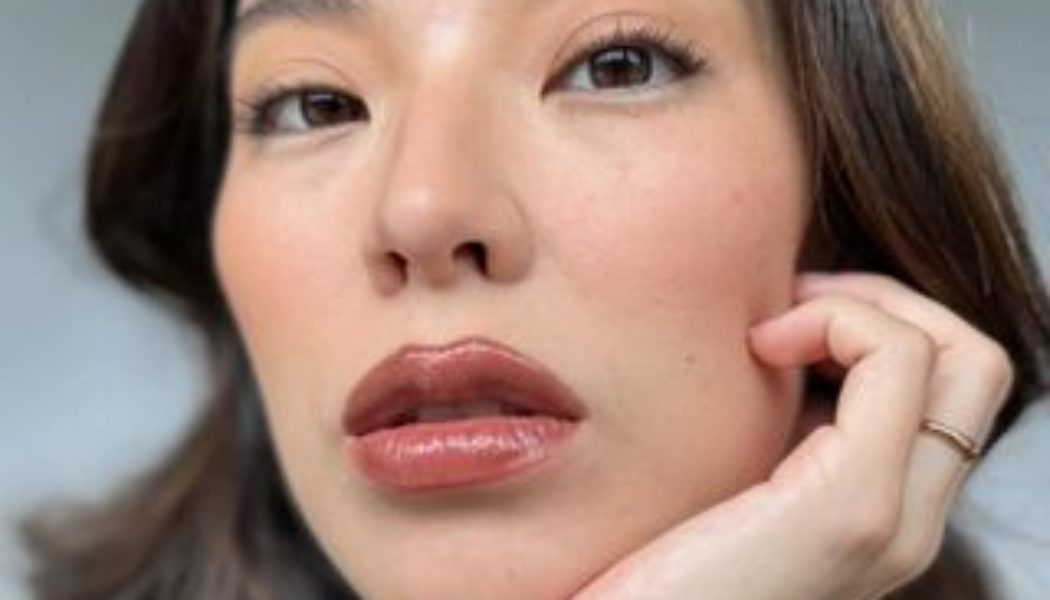 Trust Me—This Is the One Versatile Makeup Product You'll Find in Every Who What Wear Editor's Kit