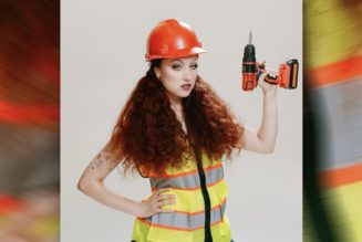 Chappell Roan Debuts Country Anthem "The Giver"