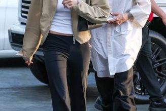 Everyone Will Run to Buy This '90s Sandal Trend After Seeing What Hailey Bieber Just Wore