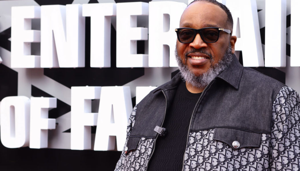 Holy Hustling? : Marvin Sapp Sermon Instructing Ushers To Close The Church Doors Until Congregation Ponies Up $40K In Donations Sparks Black Church Backlash On X