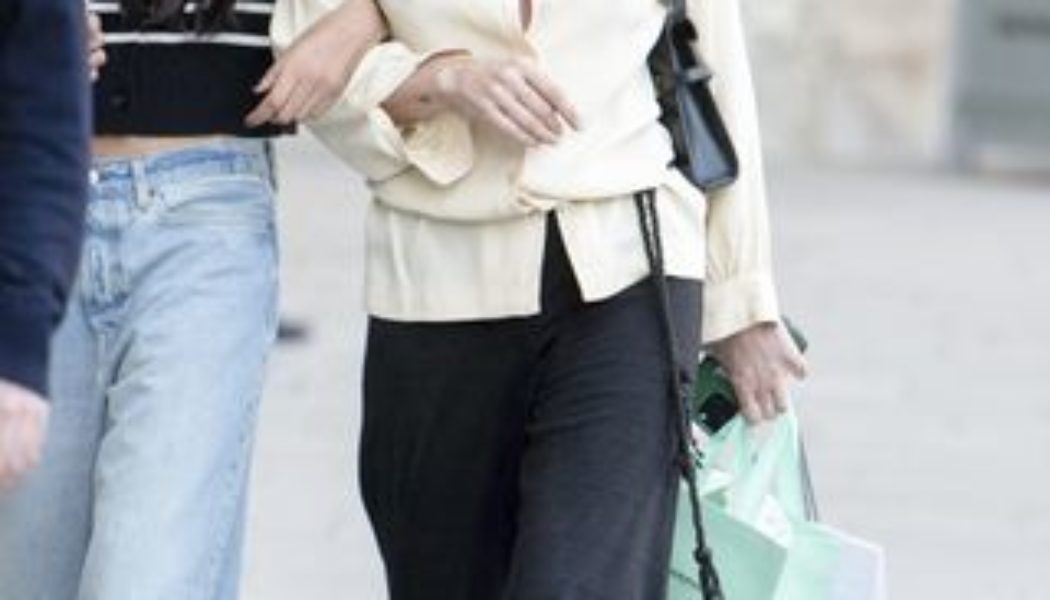 Sorry Sky Blue and Powder Pink—Katie Holmes and Kate Moss Confirmed This Pretty Hue is Spring’s Best Shade