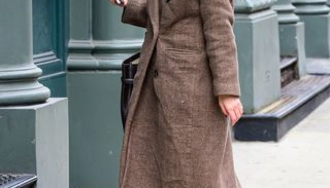 The Pretty Flats Trend Katie Holmes Just Wore Makes Jeans Look High-End