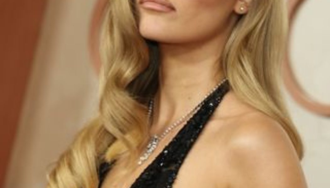 These Under-$15 Products Are Responsible for Lily-Rose Depp's 1940s-Inspired "Hollywood Icon" Curls