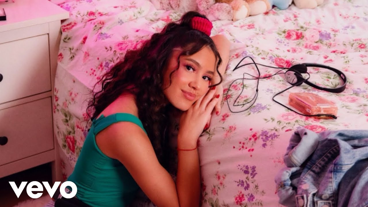 Liamani - Hanging By A Thread - YouTube