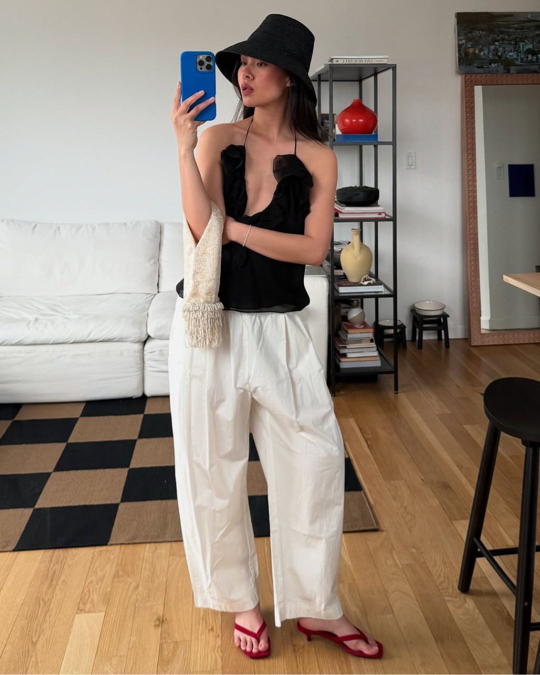 @mimixn wears suede sandals