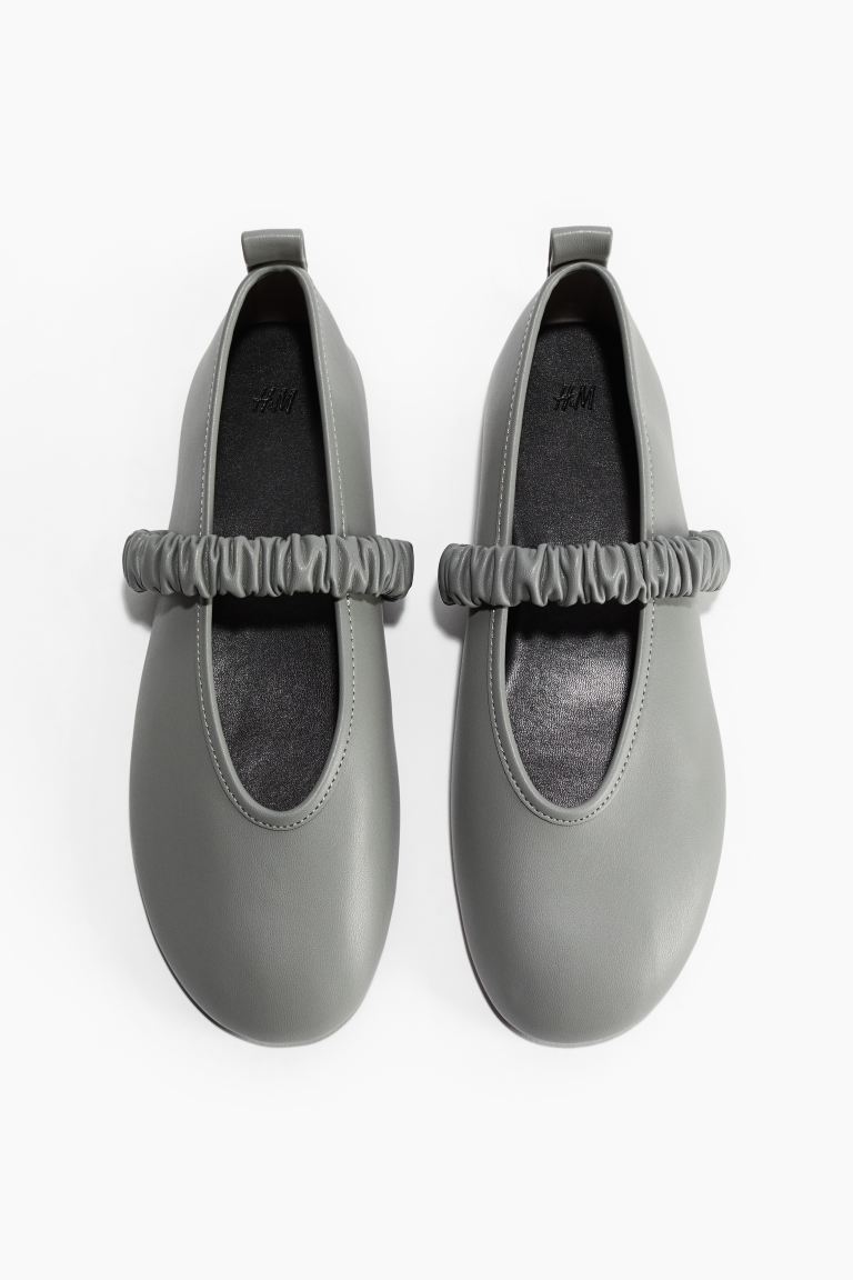 Scrunchie-Detail Ballet Pumps