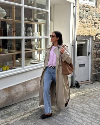 Influencer wears Arket ballet flats.