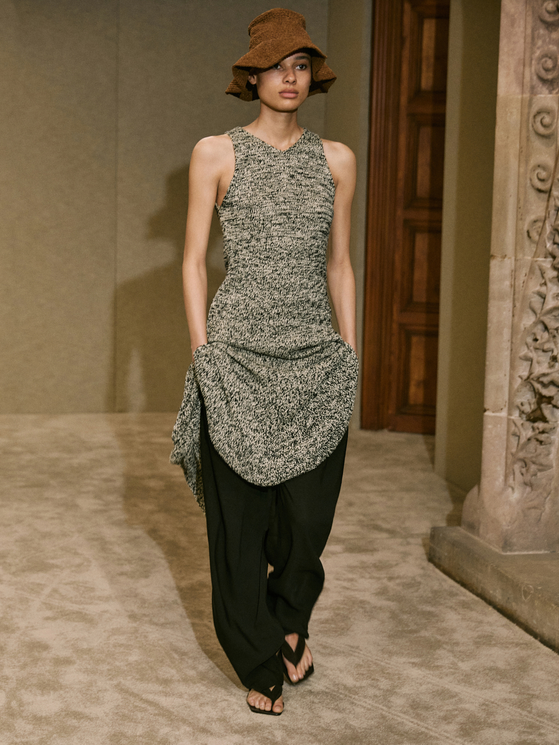Massimo Dutti S/S 25 Limited Edition Collection runway look.