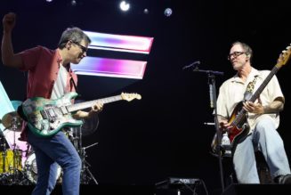 Weezer cover Metallica's "Enter Sandman" at Coachella