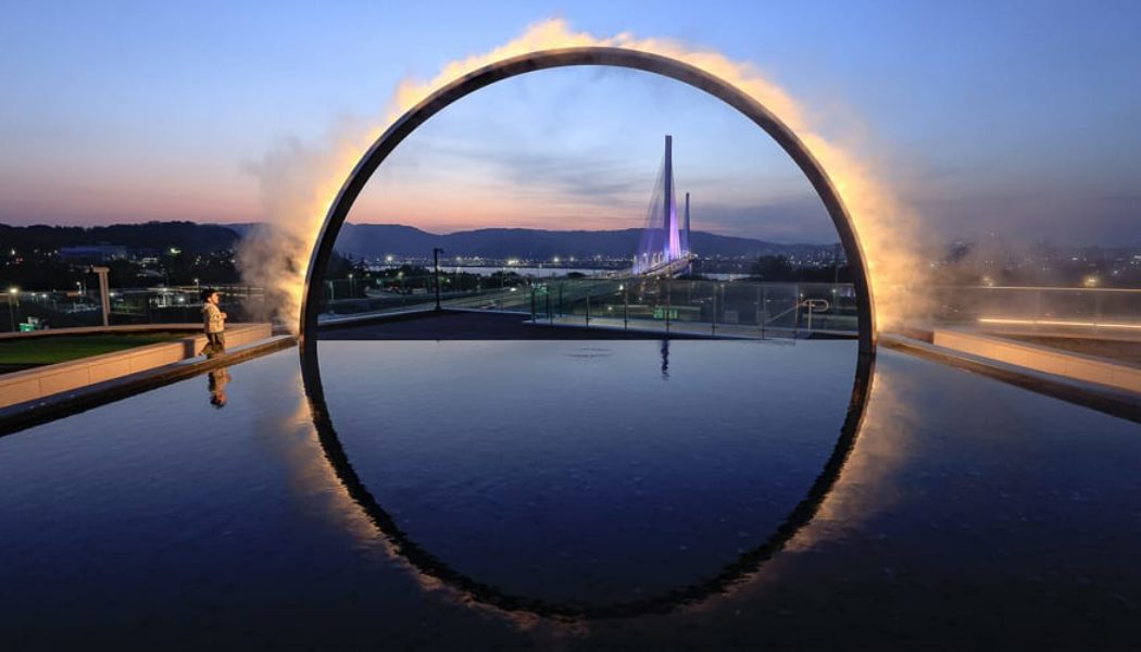 'Arc ZERO: Eclipse' Brings Mist and Light Installation to Seoul's Skyline