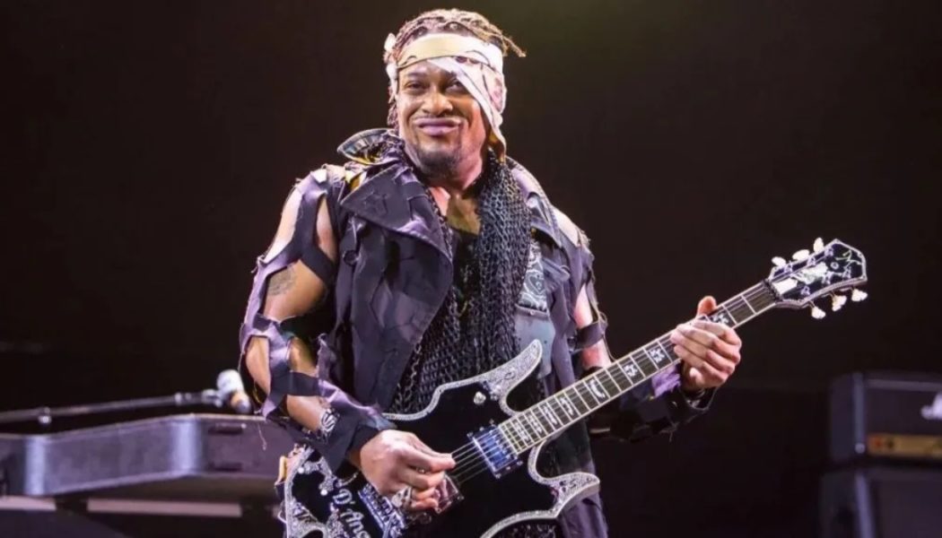 D’Angelo Cancels Comeback Performance at Roots Picnic Due to "Unforeseen" Medical Issue