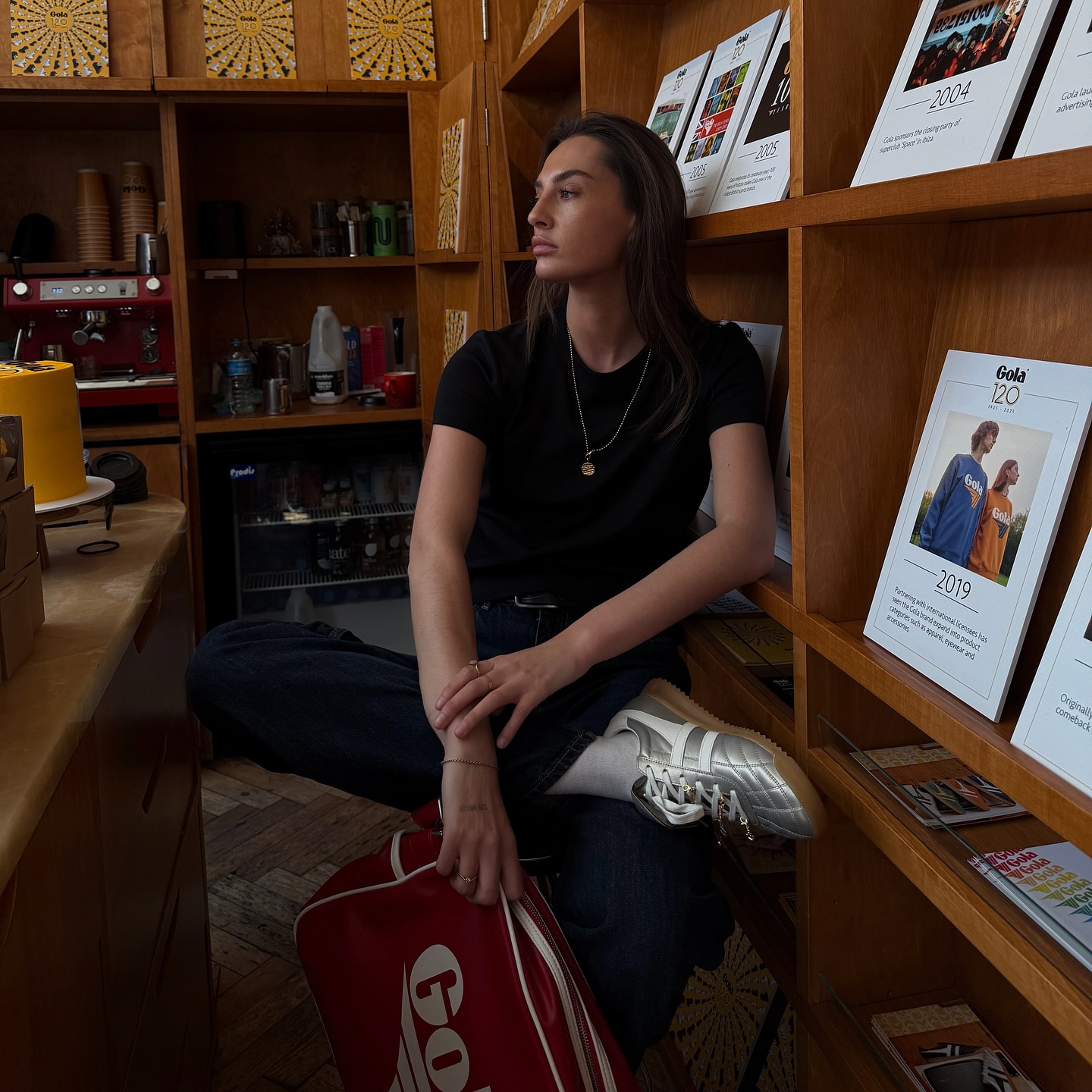 Influencer wears Gola trainers