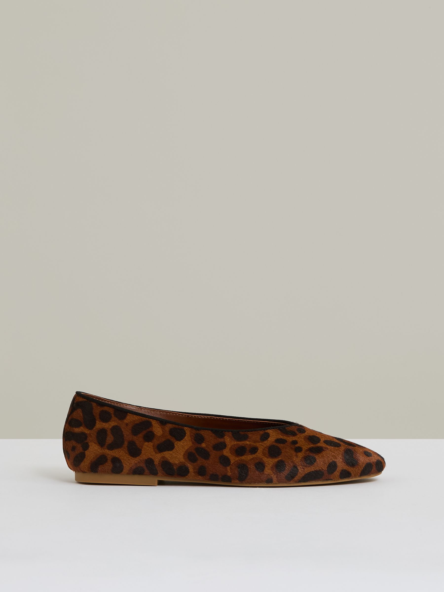 Leather Rounded-Point Toe Ballet Flats in Animal