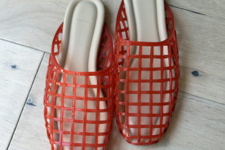 I Just Wore Those Viral Jellies That Are Selling Out Everywhere For 9 Hours—This Is What Shocked Me