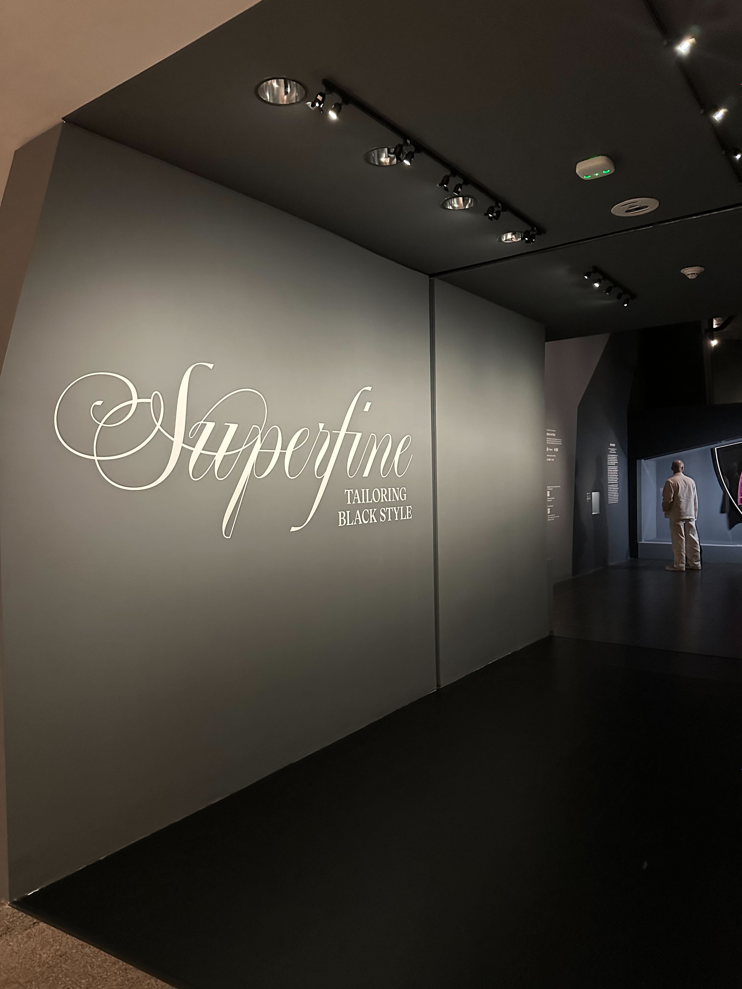 met gala exhibit entrance