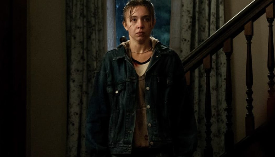 Julianne Moore Helps Sydney Sweeney Cover Up a Murder in New 'Echo Valley' Trailer