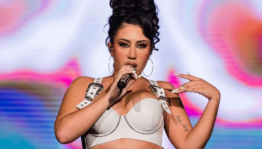 Kali Uchis' 'Sincerely' Debuts at No. 2 on Billboard 200