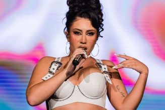 Kali Uchis' 'Sincerely' Debuts at No. 2 on Billboard 200
