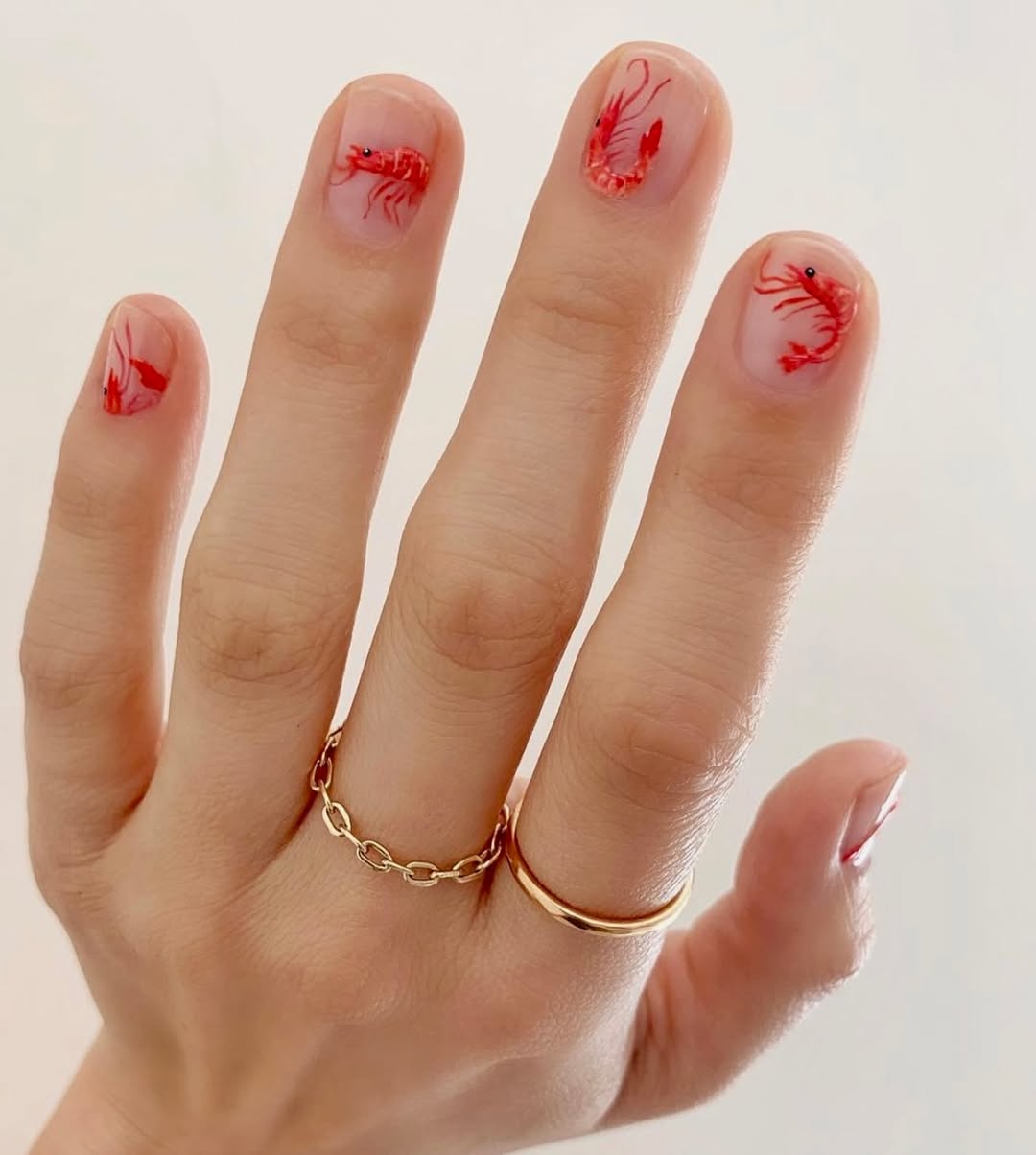 Marine nails trend designs