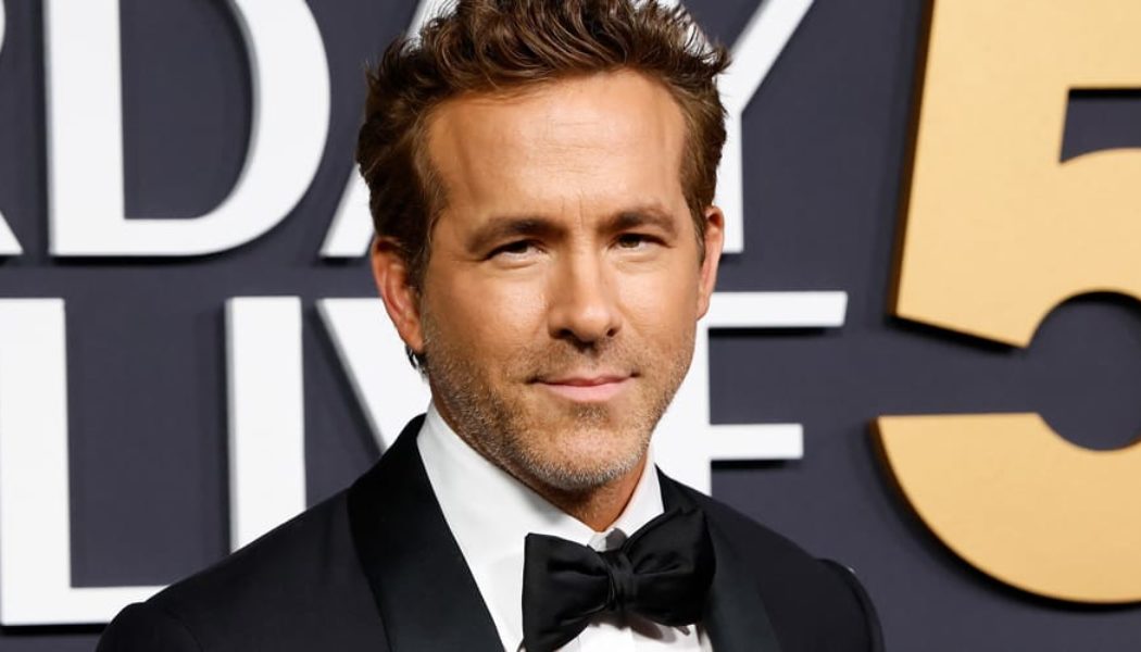 Ryan Reynolds Wants Disney To Make an R-Rated 'Star Wars' Project