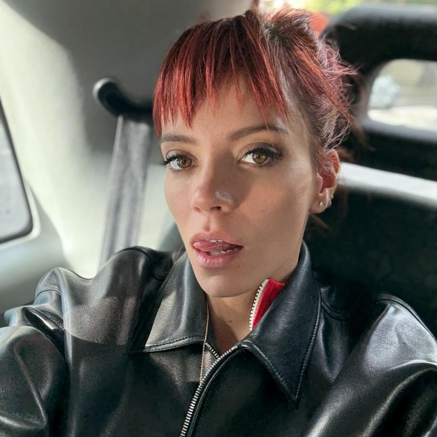 @lilyallen with a feathered fringe