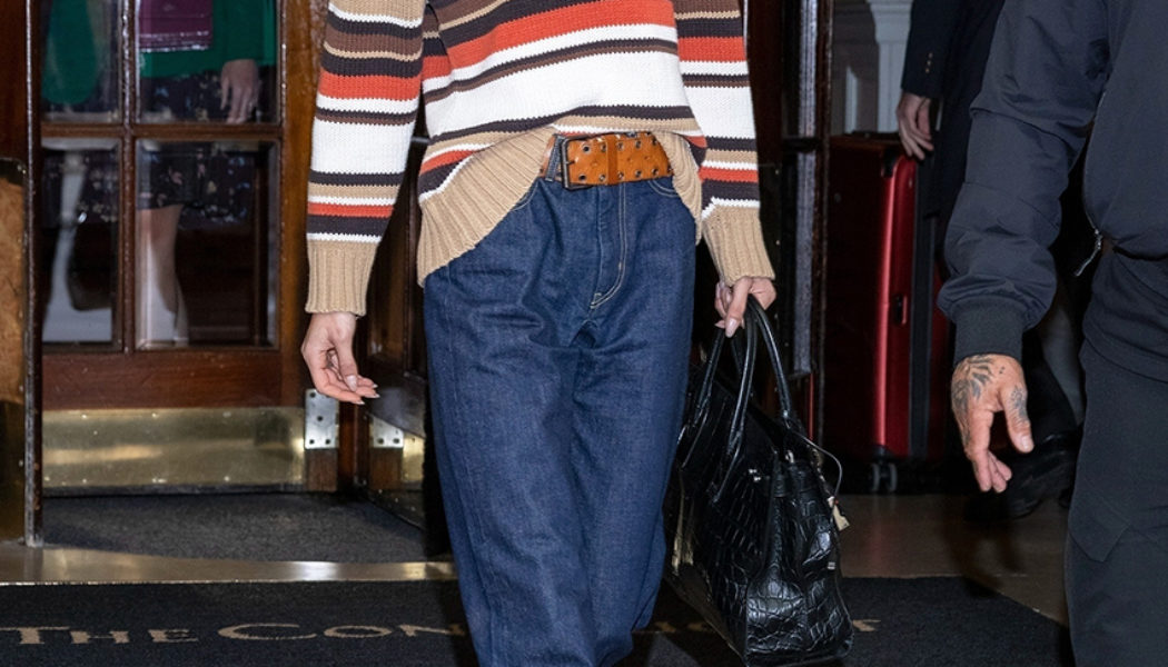 This Is the Exact Flat-Shoe-and-Jean Color Combination Fashion People Will Wear This Fall