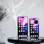 Trump threatens Apple with a 25 percent iPhone tariff