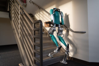 Amazon is reportedly training humanoid robots to deliver packages