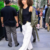 Believe It Or Not, This Is The Expensive-Looking Shoe Color Trend Fashion People Are Wearing With White Pants