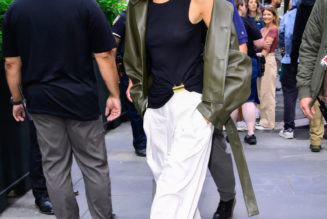 Believe It Or Not, This Is The Expensive-Looking Shoe Color Trend Fashion People Are Wearing With White Pants