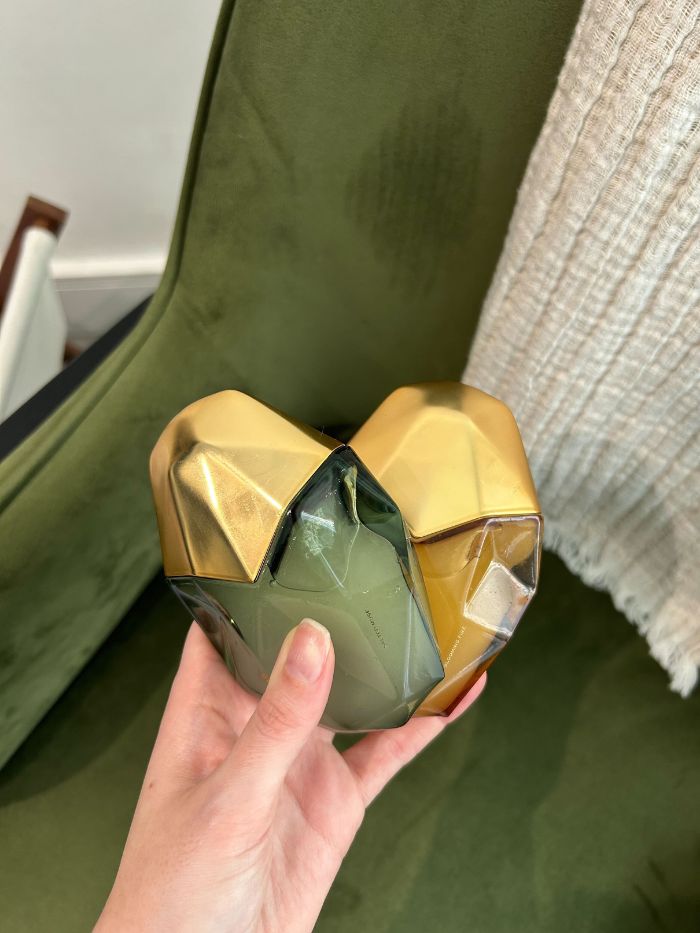 Junior beauty editor Grace Lindsay testing Orebella perfumes