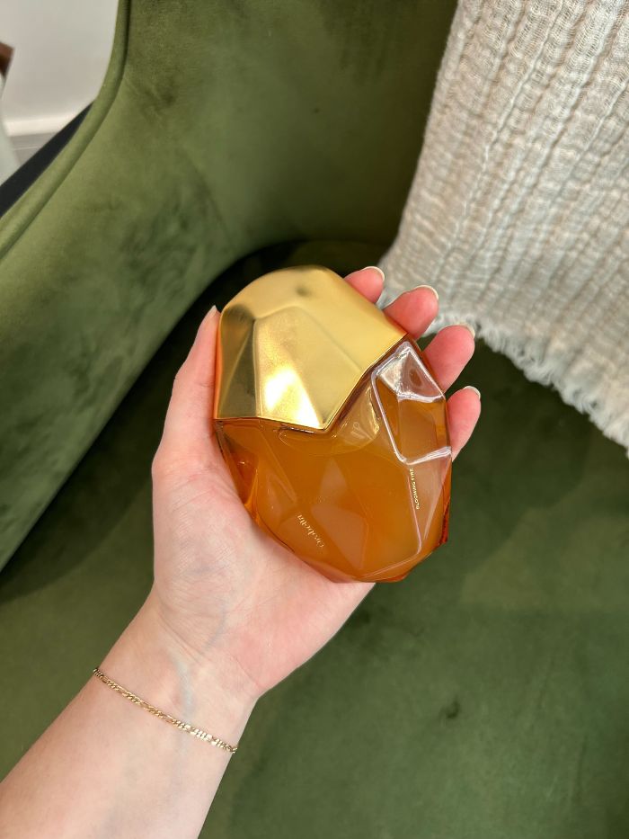 Junior beauty editor Grace Lindsay testing Orebella perfumes