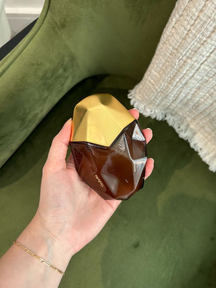 Junior beauty editor Grace Lindsay testing Orebella perfumes